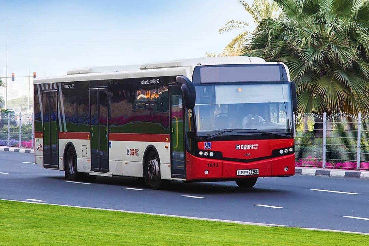 eb3oLwqy-Bus.jpg