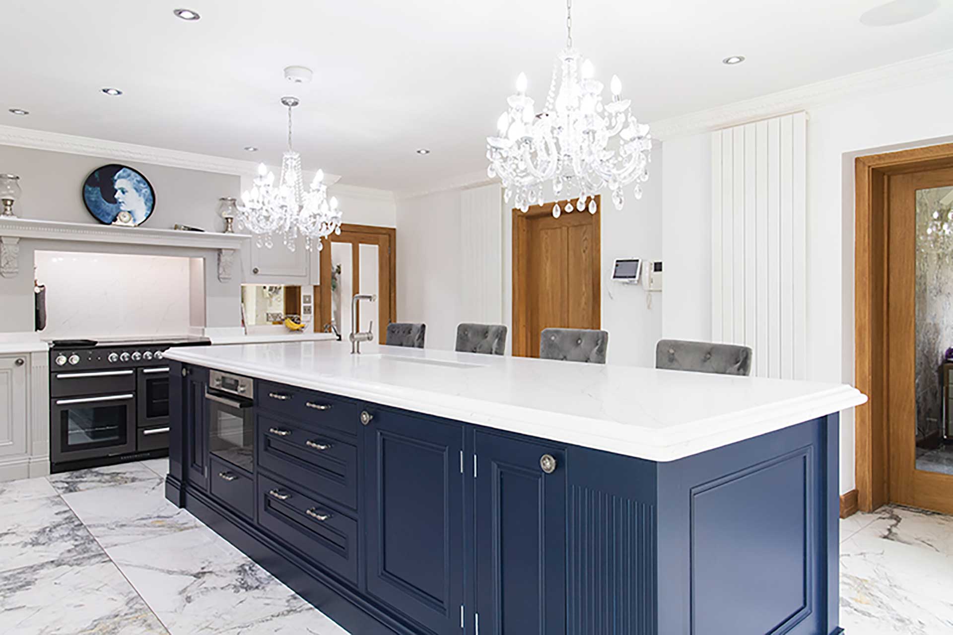 navy-blue-bespoke-kitchen-1920.jpg